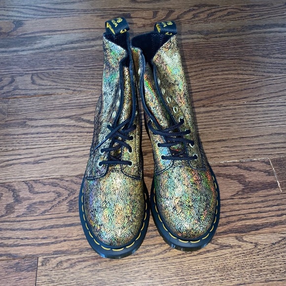 NWT Dr. Martens Iridescent Gold Pascal Boots Shoes - Picture 2 of 7
